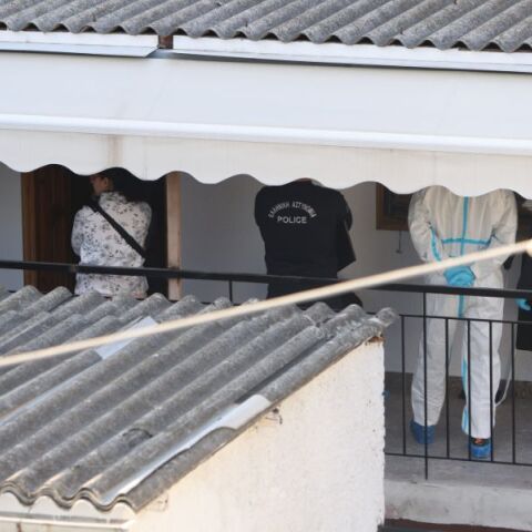 Εύοσμος: Ασφυκτικός θάνατος διαπιστώθηκε για την 59χρονη - Δεν βρέθηκαν ίχνη σεξουαλικής κακοποίησης - Η ΕΛΑΣ ερευνά τα προσωπικά της αντικείμενα και το κινητό