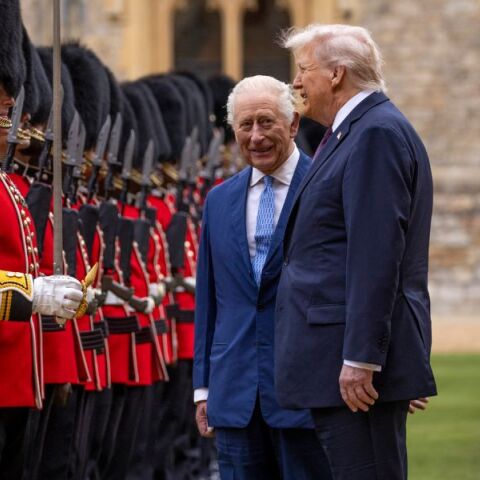 Ο βασιλιάς Κάρολος Γ΄ θα επισκεφθεί τις ΗΠΑ στα τέλη Απριλίου μετά από πρόσκληση του Ντόναλντ Τραμπ - O πρίγκιπας Χάρι δεν θα τον συναντήσει.
