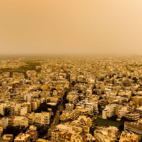 Απόκοσμες εικόνες στην Κρήτη: O oυρανός βάφτηκε πορτοκαλί