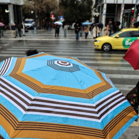 Μήνυμα 112 στην Αττική: «Περιορίστε τις μετακινήσεις σας έως τα μεσάνυχτα»