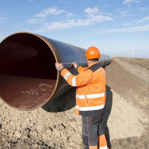 Κατασκευή αγωγού πετρελαίου