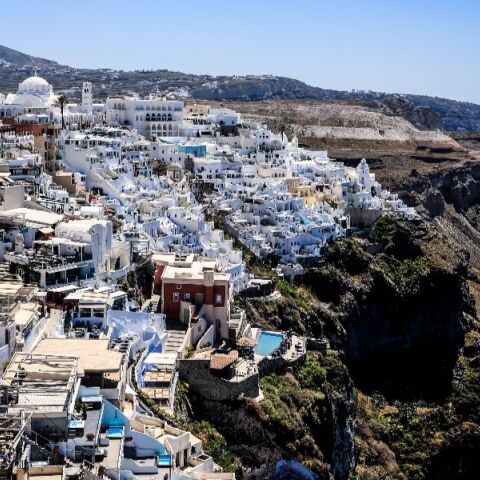 Πώς «καλωδιώνονται» Σαντορίνη, Θηρασιά και τα νησάκια των Καμμένων ώστε να ανιχνεύονται οι σεισμοί πο έγκαιρα