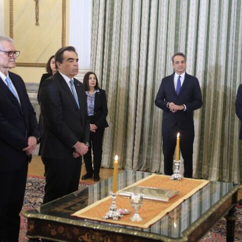 Ορκίστηκαν Σχοινάς, Τουρνάς και Λαζαρίδης μετά τον ανασχηματισμό