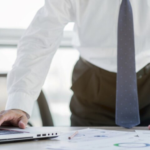 Δημόσιος υπάλληλος στο γραφείο