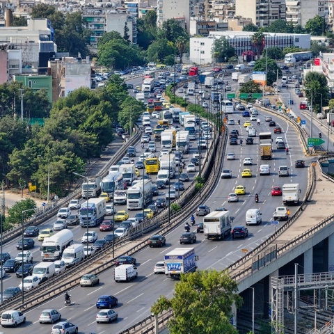 Αυτοκίνητα μποτιλιαρισμένα στον Κηφισό