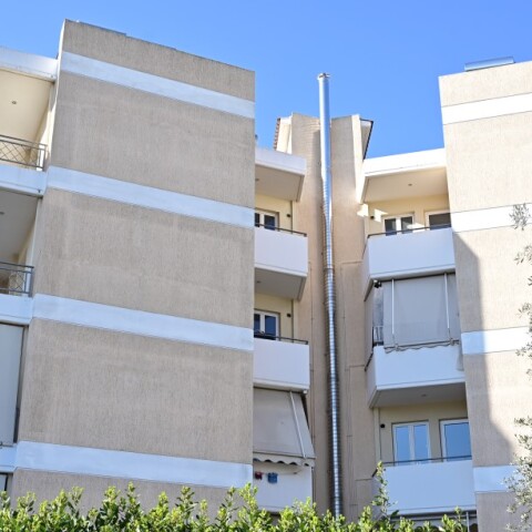 Πτώση γυναίκας από μπαλκόνι στο Μαρούσι