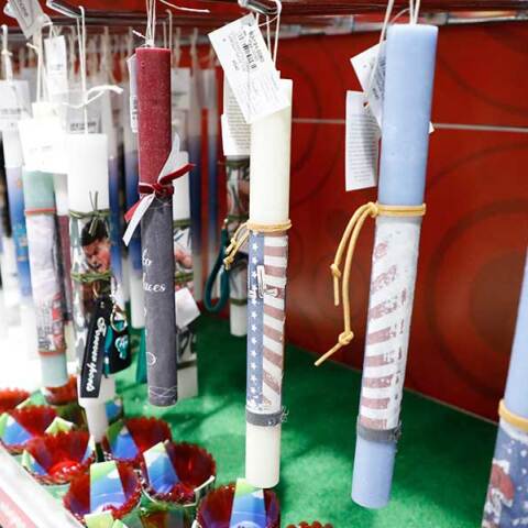 Λαμπάδες σε καταστήματα για το Πάσχα 2026