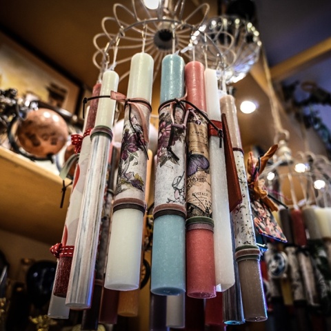 Λαμπάδες σε κατάστημα