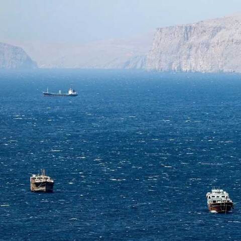 Πλοία στα Στενά του Ορμούζ