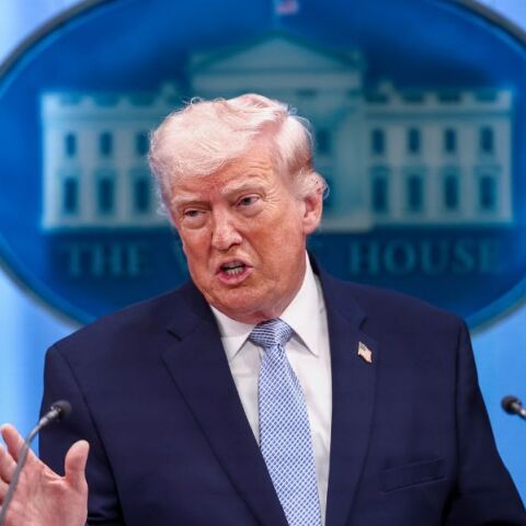 Ο Ντόναλντ Τραμπ δημοσίευσε βίντεο δολοφονίας γυναίκας στη Φλόριντα, κατηγορώντας μετανάστη από την Αϊτή - Κλιμακώνει την αντιμεταναστευτική του ατζέντα.