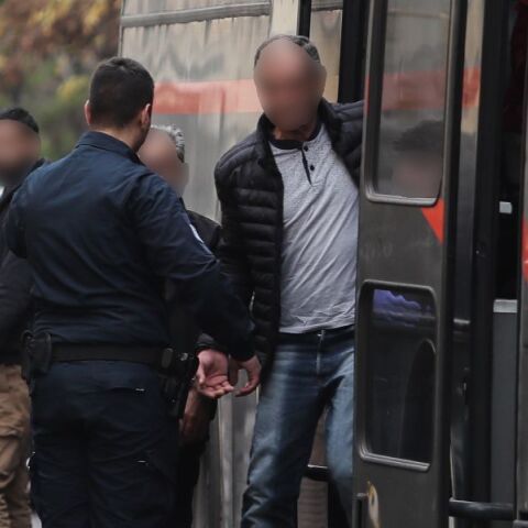 Αστυνομικός Βουλής: Καταδικάστηκε σε 4 φορές ισόβια και 80 έτη - Αθώα η μητέρα των παιδιών