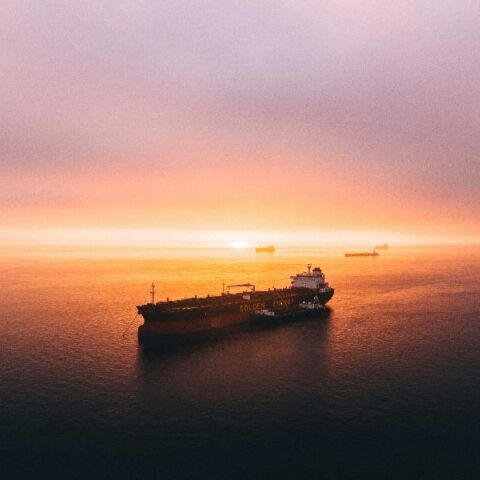 Explainer |Γιατί και πώς οι ΗΠΑ αποκλείουν τα ιρανικά λιμάνια στα Στενά του Ορμούζ