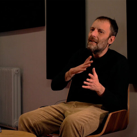 Vidcast Μακριά από το Πλήθος | Αύγουστος Κορτώ