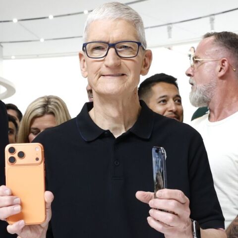 Ο Τιμ Κουκ αποχωρεί από την Apple μετά από 15 χρόνια - Είχε δεσμευτεί ότι τα iPhone θα προσφέρουν «όσα δεν ξέρουμε ακόμη ότι χρειαζόμαστε» και το έκανε πράξη.