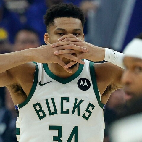 Ο Γιάννης Αντετοκούνμπο ντύθηκε Ρόκι Μπαλμπόα και έγινε... viral