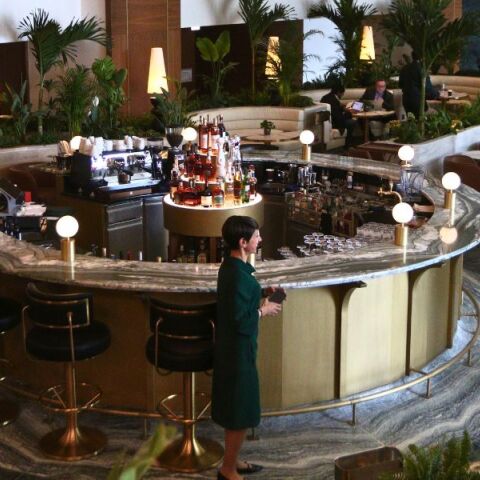 Μια βραδιά στο πρώην  Hilton – Πετάει η ΔΕΗ – Tιμές που καίνε στον Βοτανικό