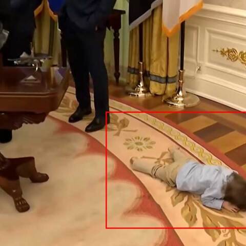 Ο μπόμπιρας που έκλεψε την παράσταση στο Οβάλ Γραφείο