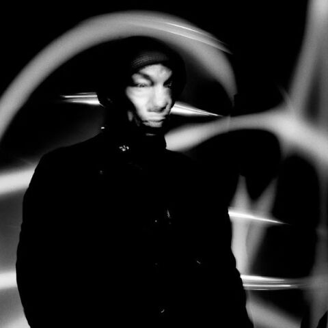 Ακούστε το νέο single του Tricky και μάθετε τα πάντα για την επιστροφή του με το άλμπουμ Different When It’s Silent που κυκλοφορεί στις 17 Ιουλίου