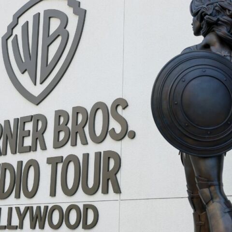 Explainer: Τι σημαίνει η «συγχώνευση του αιώνα» Warner Bros - Paramount Skydance για το streaming, τους κινηματογράφους και το τοπίο της ενημέρωσης