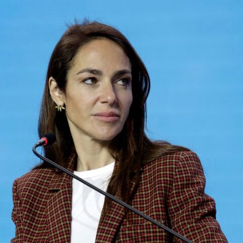 13.500 επισκέψεις στην πρώτη ημέρα λειτουργίας της πλατφόρμας Νταντάδες της Γειτονιάς - Η Δόμνα Μιχαηλίδου μιλά για την πολιτική στήριξης της οικογένειας.