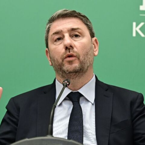 Το ΠΑΣΟΚ προτείνει τετραήμερη εργασία - 32 ή 35 ώρες εβδομαδιαίως με πλήρεις αποδοχές