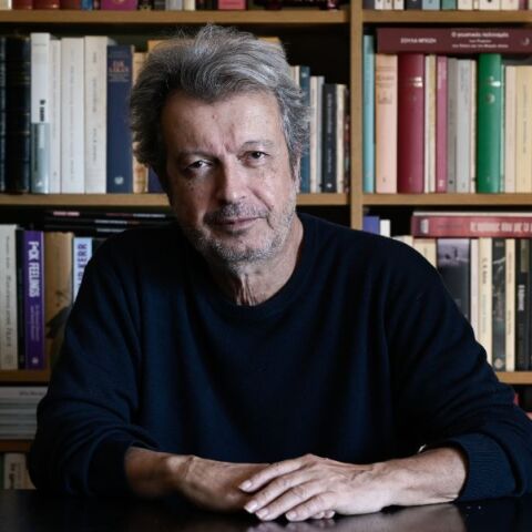 Ο Πέτρος Τατσόπουλος ενημερώνει για τη μήνυση της Ραχήλ Μακρή το 2021 και τις συνεχείς αναβολές της δίκης © Eurokinissi/Μιχάλης Καραγιάννης