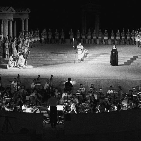 Η «Μήδεια» στην Επίδαυρο, το 1961 © Greek National Opera archive