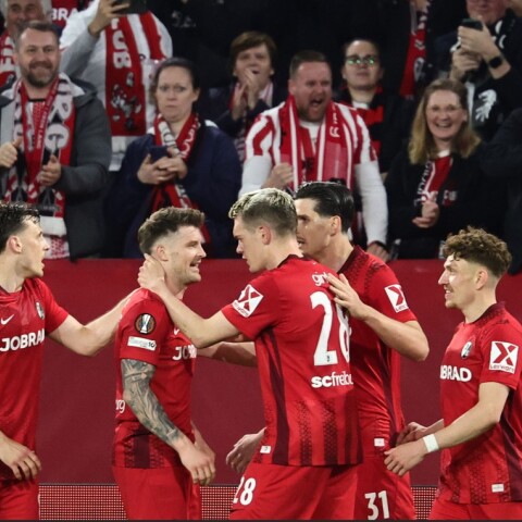 Europa League: Με ανατροπή στον τελικό η Φράιμπουργκ, πάρτι η Άστον Βίλα στον εμφύλιο