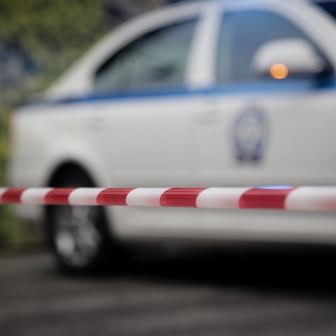 Περιπολικό της ΕΛ.ΑΣ. και κορδέλα