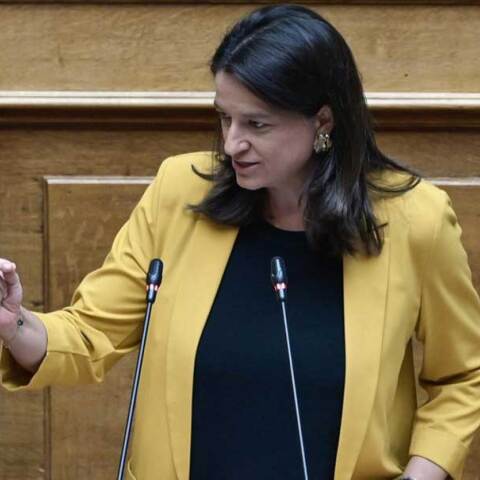 Νίκη Κεραμέως, υπουργός Εργασίας