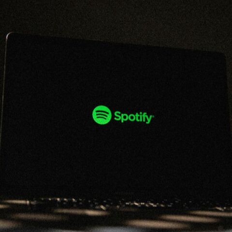 «Έπεσε» το Spotify - Εκατοντάδες αναφορές από τους χρήστες