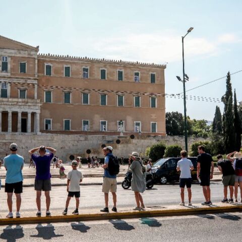 Πώς αξιολογούν οι τουρίστες την Αθήνα - Τι τους κερδίζει, τι τους προβληματίζει