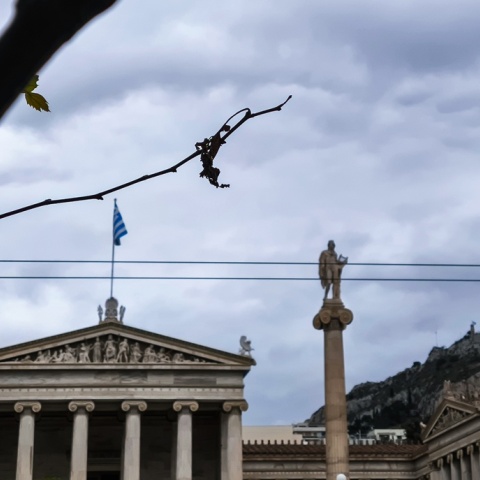 Σύννεφα πάνω από την Αθήνα