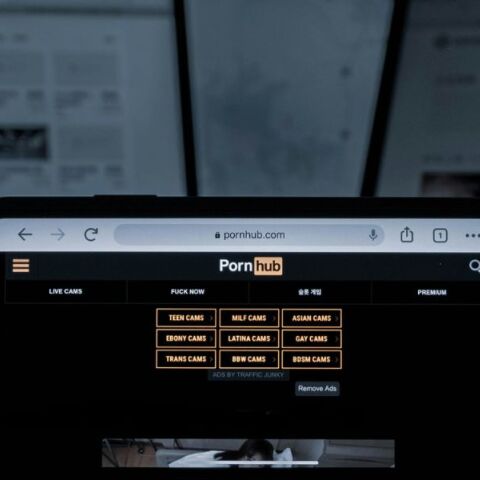 Το Pornhub δημιουργεί μια νέα, εξειδικευμένη ιστοσελίδα για γυναίκες, εστιάζοντας στη ρεαλιστική απεικόνιση του σεξ και τη γυναικεία ματιά