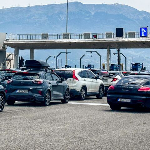 Κορυφώνεται η επιστροφή των εκδρομέων του Αγίου Πνεύματος - Γεμάτα πλοία, αυξημένη κίνηση στους δρόμους