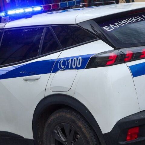 Γυναικοκτονία στην Καλαμάτα: Σκότωσε την 39χρονη με μαχαίρι, ενώ τα παιδιά τους βρίσκονταν στο σπίτι 