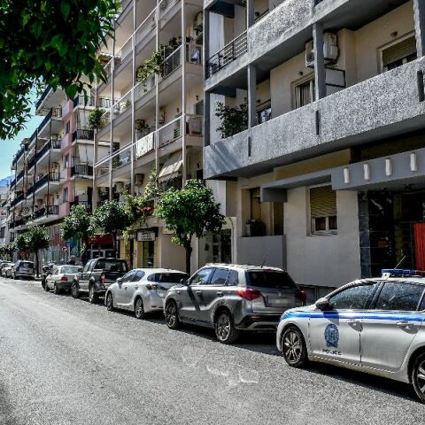 Με 40 τουλάχιστον μαχαιριές σκότωσε ο γυναικοκτόνος την 39χρονη στην Καλαμάτα