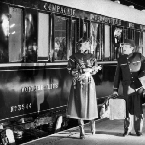 Aναπαλαιωμένα βαγόνια του Orient Express της δεκαετίας του 1920 και του 1930 που εκτελούσαν δρομολόγια από το Λονδίνο προς τη Βενετία