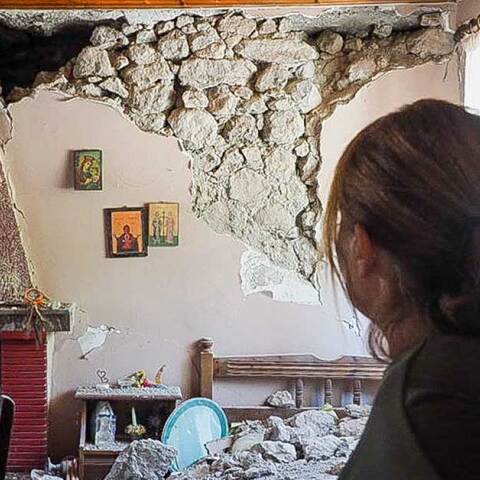 Σεισμοί στην Εύβοια και ζημιές σε σπίτι στην Δαφνούσα