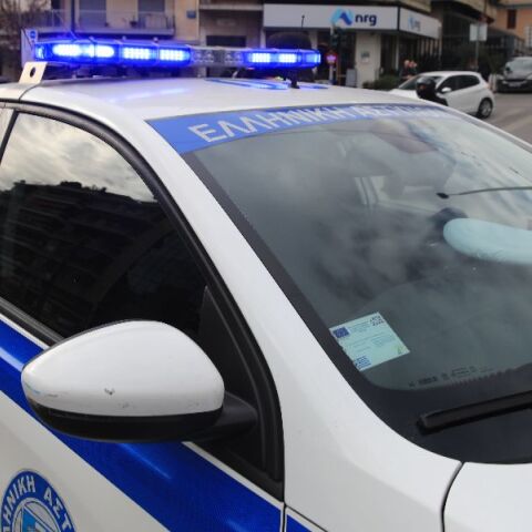 «Οικογενειακό» κύκλωμα ναρκωτικών εξαρθρώθηκε στην Αθήνα: Πρώην ποδοσαφιριστής και αστυνομικοί ήταν μέλη του