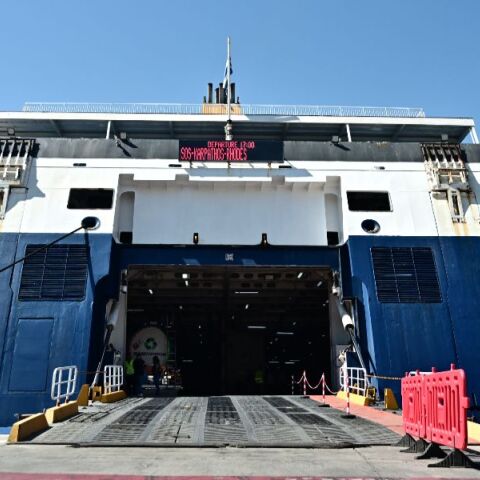 Αρνητικός ο έλεγχος για βόμβα στο «Blue Star 2» - Το πλοίο συνέχισε το δρομολόγιό του για τα νησιά