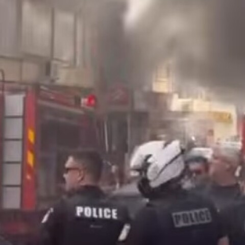 Φωτιά σε συνεργείο αυτοκινήτων στη Θεσσαλονίκη