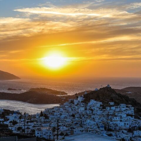 Τη νέα ταυτότητα της Ίου «αποκαλύπτει» η βρετανική εφημερίδα The Times​​​​​​​