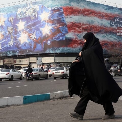 Mural στην Τεχεράνη με θέμα τον αμερικανικό ιμπεριαλισμό στη Μέση Ανατολή