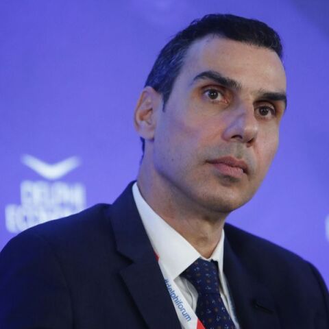 Απαντήσεις στις καταγγελίες εργαζομένων του ΕΚΑΒ για μειωμένο αριθμό ασθενοφόρων και αυξημένη πίεση στα πληρώματα έδωσε ο υφυπουργός Υγείας, Μάριος Θεμιστοκλέους.
