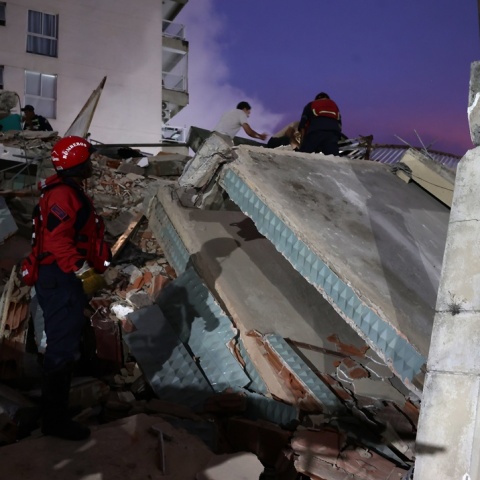 Συντρίμμια μετά τον διπλό σεισμό στη Βενεζουέλα