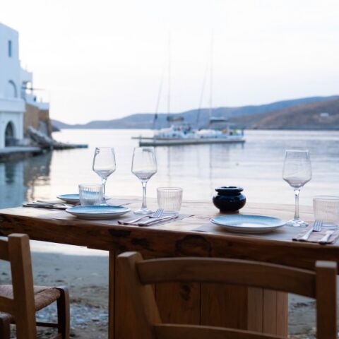 Mirra Κύθνος