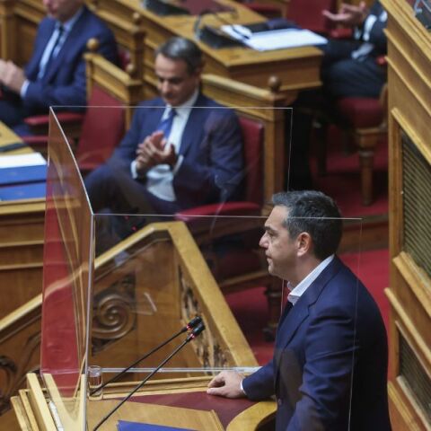 Οι εμφυλιοπολεμικοί γάιδαροι βλέπουν παντού κεφάλες 
