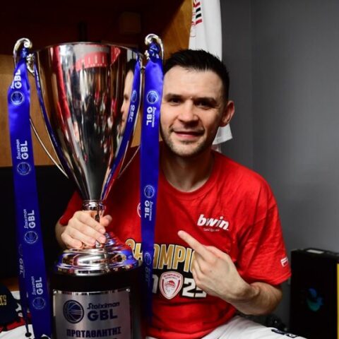 Για πάντα στο λιμάνι ο captain: Ο Κώστας Παπανικολάου στον Ολυμπιακό για ακόμη δύο χρόνια