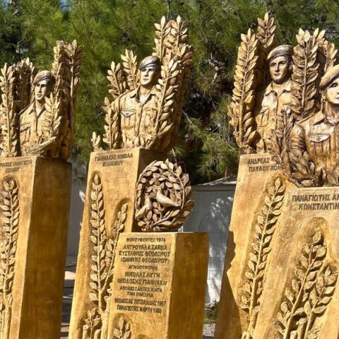 15 Ιουλίου 1974: Το ραδιόφωνο έπαιζε εμβατήρια